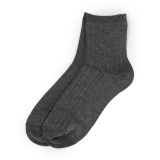 チャコールグレー