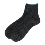 チャコールグレー