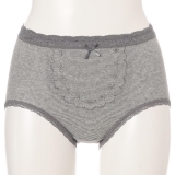 チャコールグレー