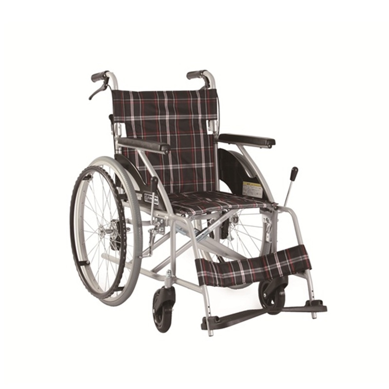 美品◎KAWAMURA 車椅子 ノーパンク KV-22-40SB カワムラサイクル アルミ製標準自走兼介助用車いす KV22-40SB