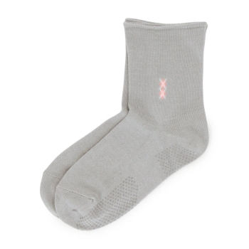 いつもの肌着　ゆったり　レーヨン混ゴム無し　ダイヤ柄滑り止め付きクルー丈ソックス