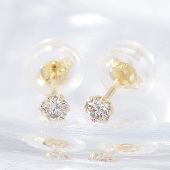 Ｋ１８　イエローゴールド　０．１ｃｔ　ピアス