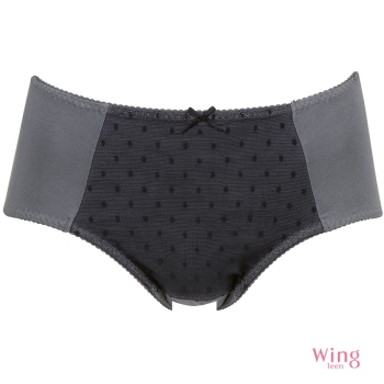 サニタリーショーツ　ティーンの体型に合わせて設計