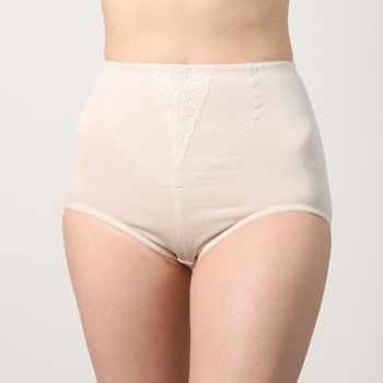 グレイスフルデイズ　婦人　綿混ショートガードル