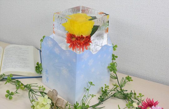 台座が水受けになって便利です